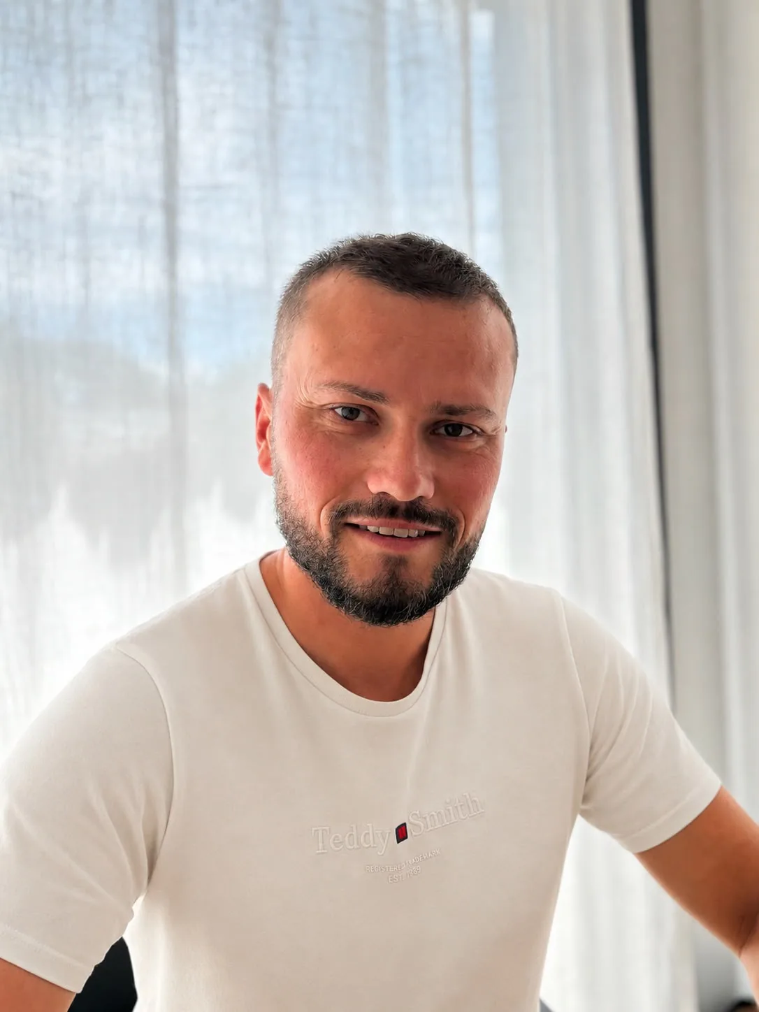 Portrait de DUPONCEL Clément, praticien en kinésiologie.